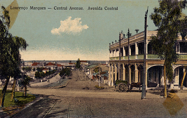 Photograph of colour postcard of Central Avenue, Lourenço Marques (now Maputo), c1905. Original image published by D. Spanos, P.O. Box 434, Lourenço Marques c1905. Wikimedia Commons public domain.